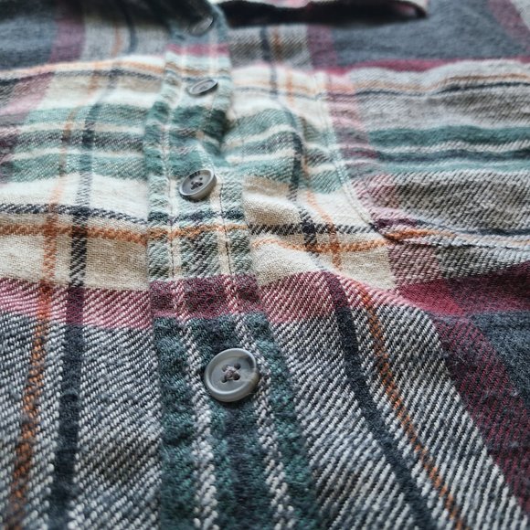American Eagle Cropped Button Down Flannel NWOT - Picture 15 of 15